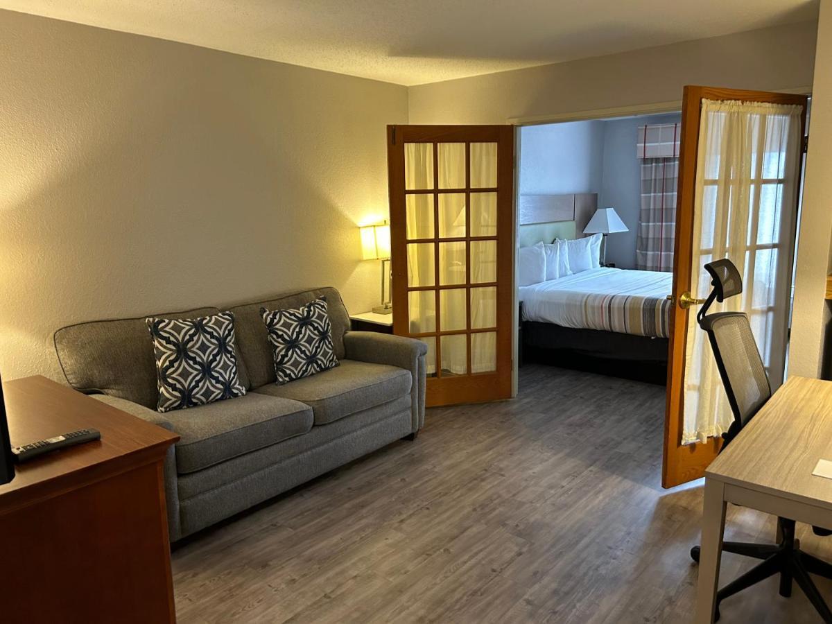 Country Inn & Suites By Radisson, Grand Rapids Airport, Mi Cascade Exteriér fotografie