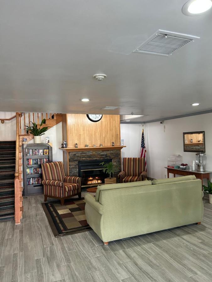 Country Inn & Suites By Radisson, Grand Rapids Airport, Mi Cascade Exteriér fotografie