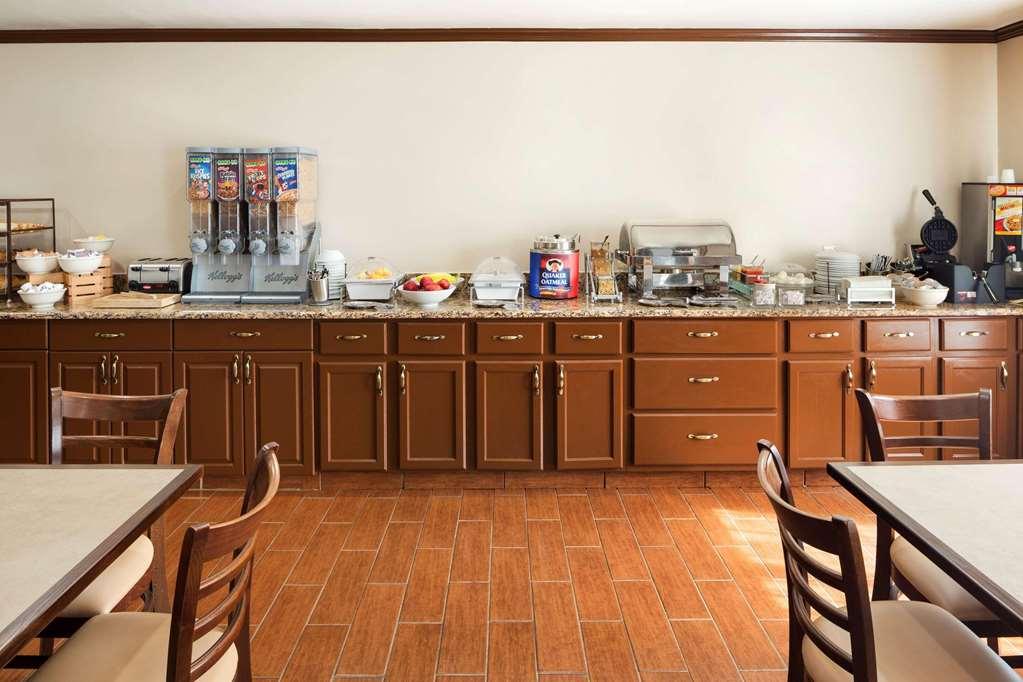 Country Inn & Suites By Radisson, Grand Rapids Airport, Mi Cascade Restaurace fotografie