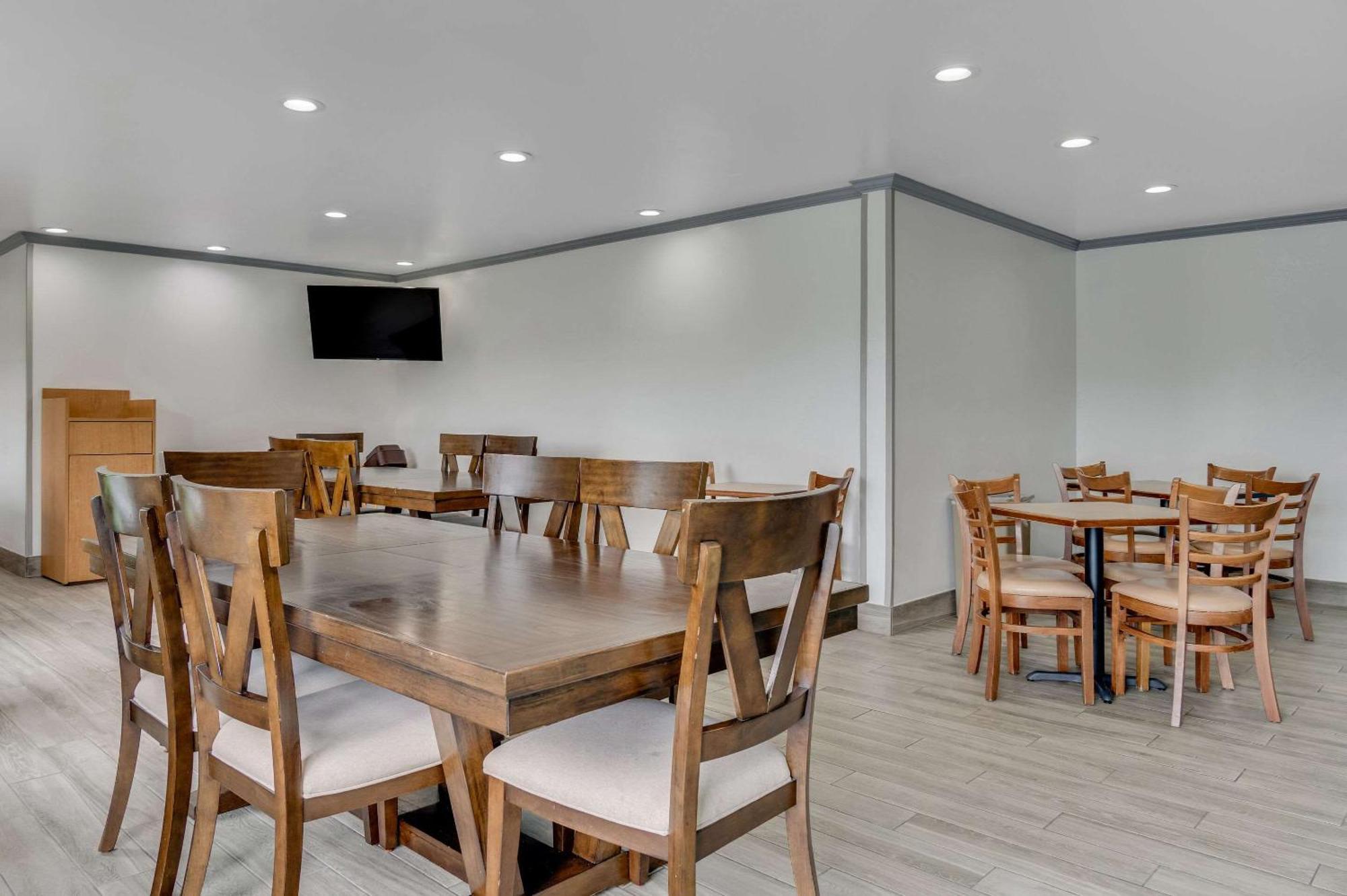 Country Inn & Suites By Radisson, Grand Rapids Airport, Mi Cascade Exteriér fotografie