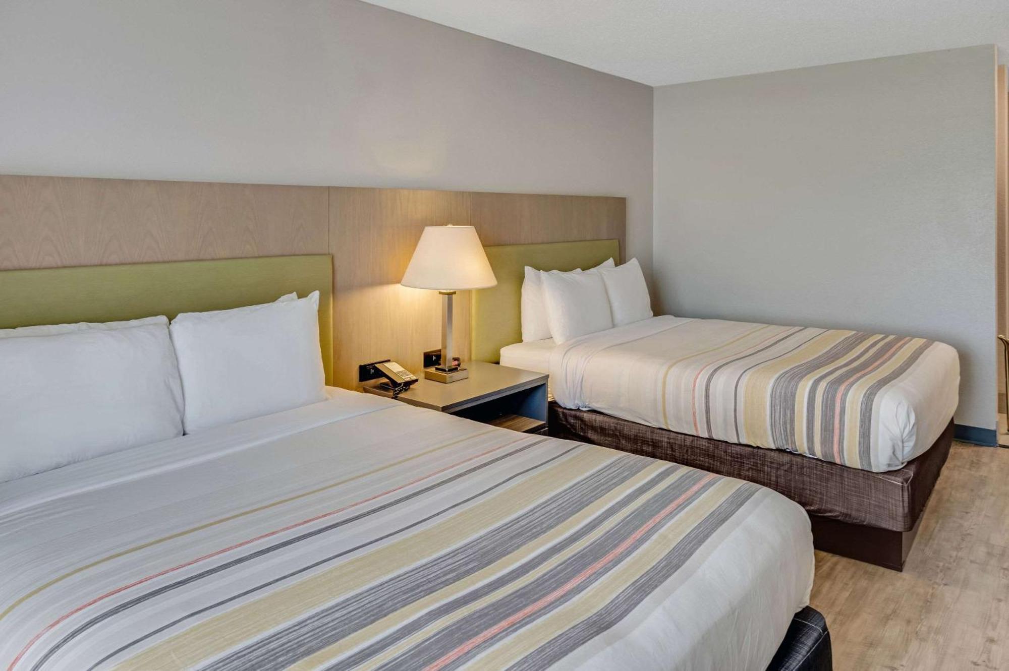 Country Inn & Suites By Radisson, Grand Rapids Airport, Mi Cascade Exteriér fotografie